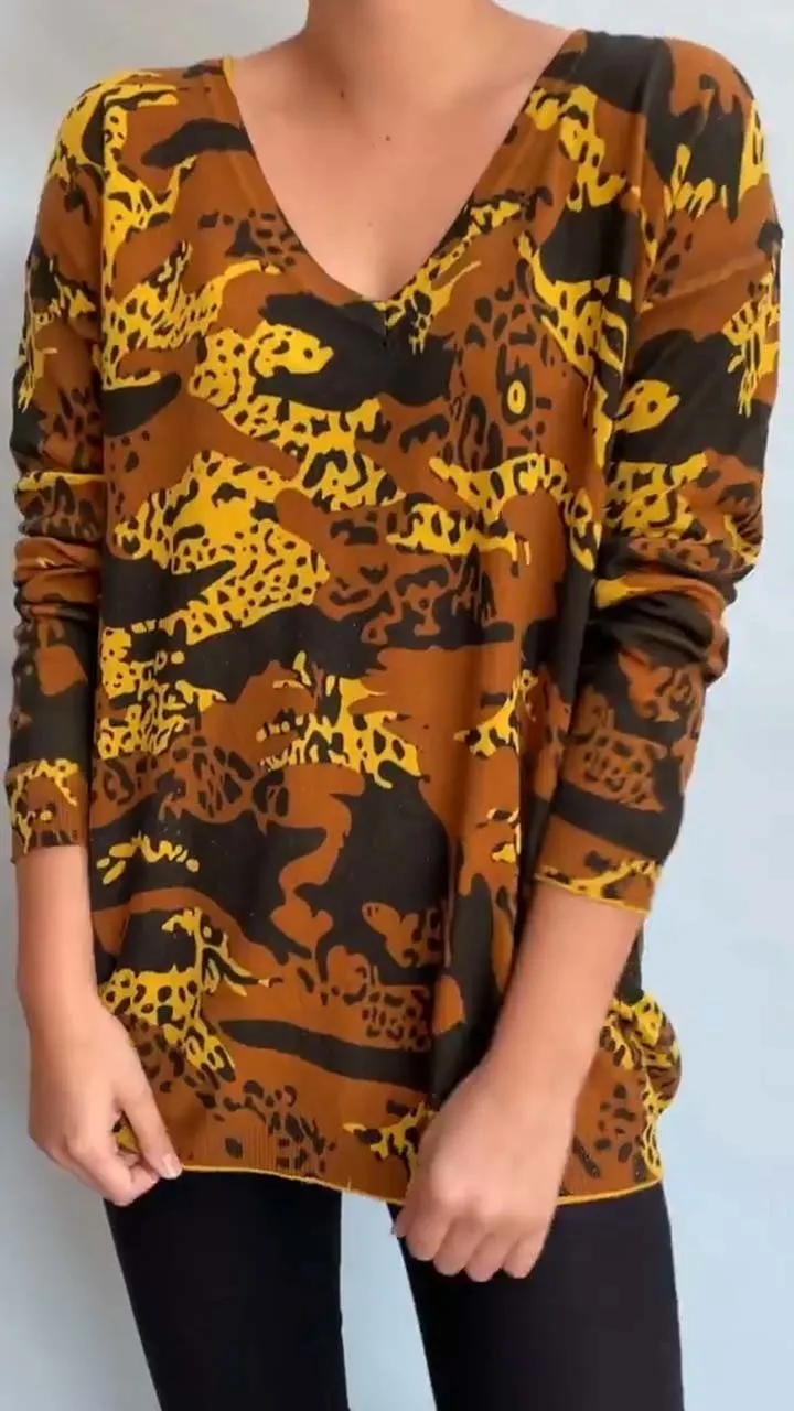 Vilma – Women's Long-sleeve with Leopard Print