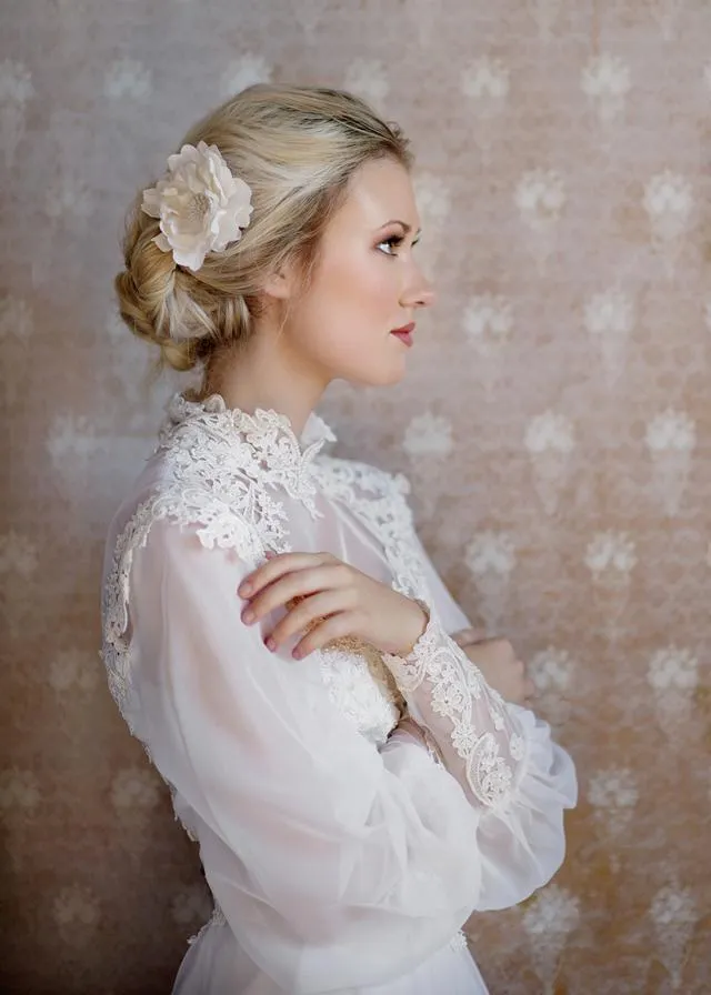 Vintage Chiffon Bridal Gown with Loose Long Sleeves