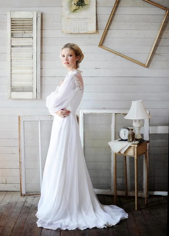 Vintage Chiffon Bridal Gown with Loose Long Sleeves
