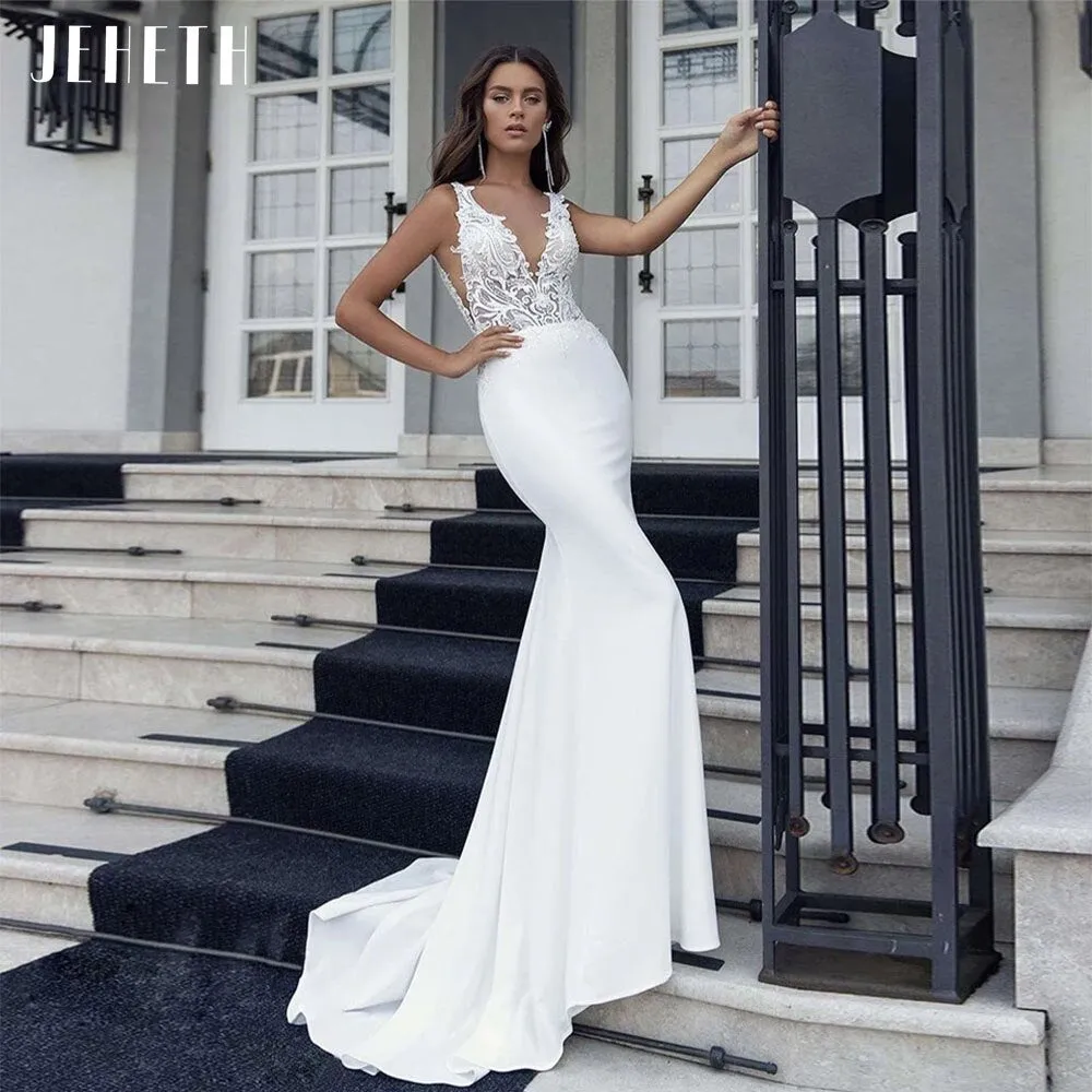 Vintage Lace V-neck Satin Mermaid Dress