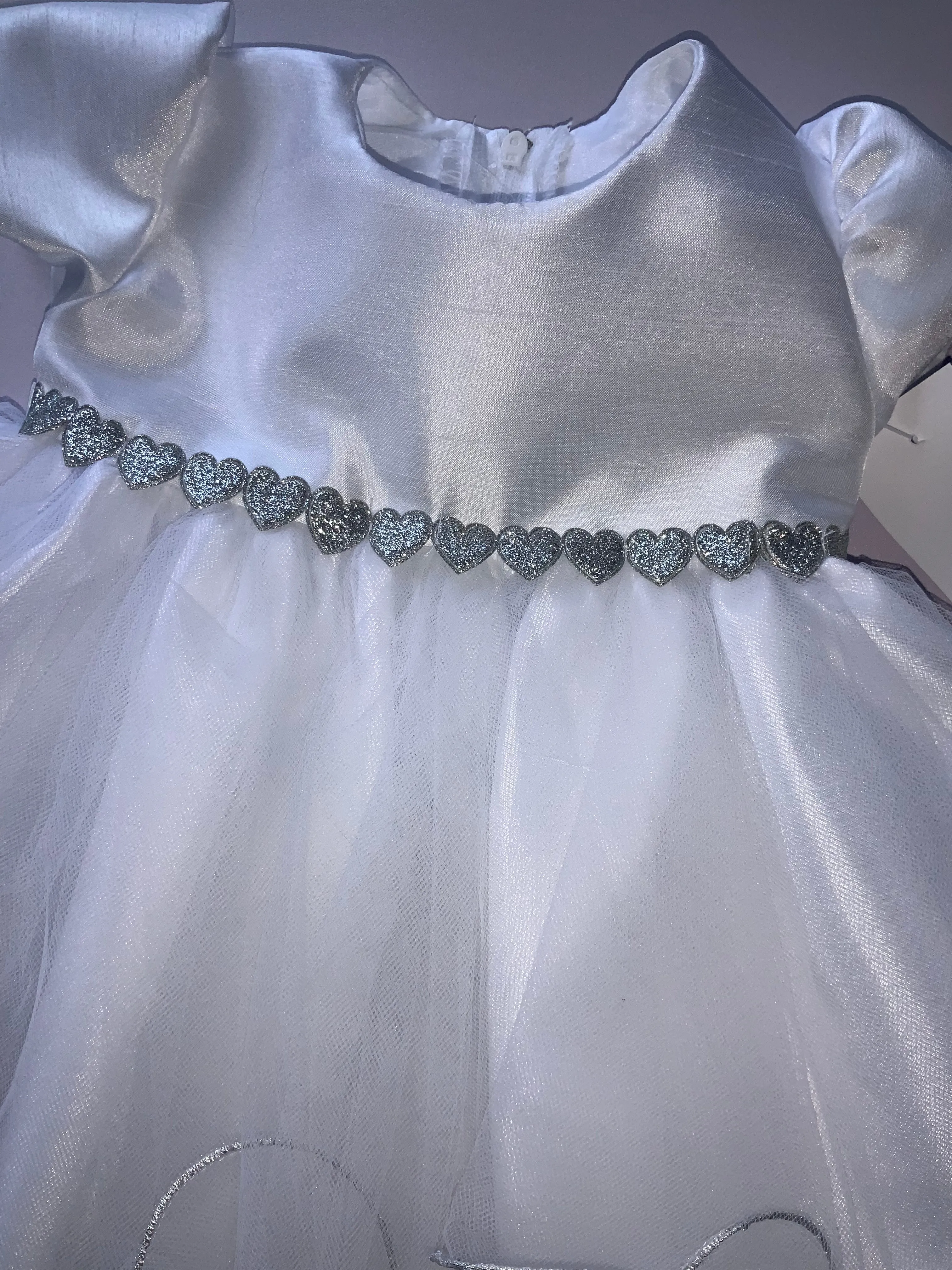 White christening dress.      06221141