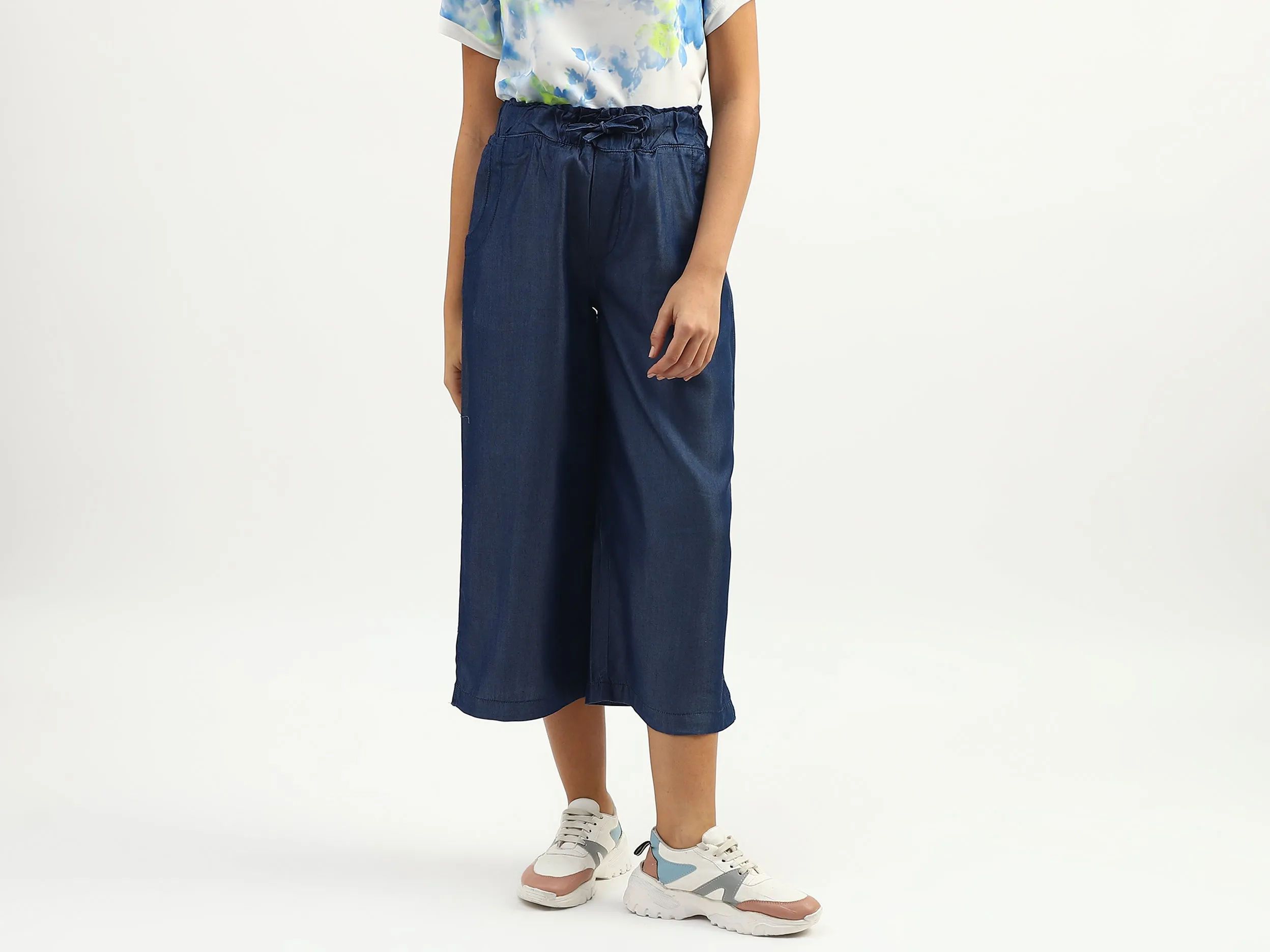 Women Solid Straight Fit Trousers