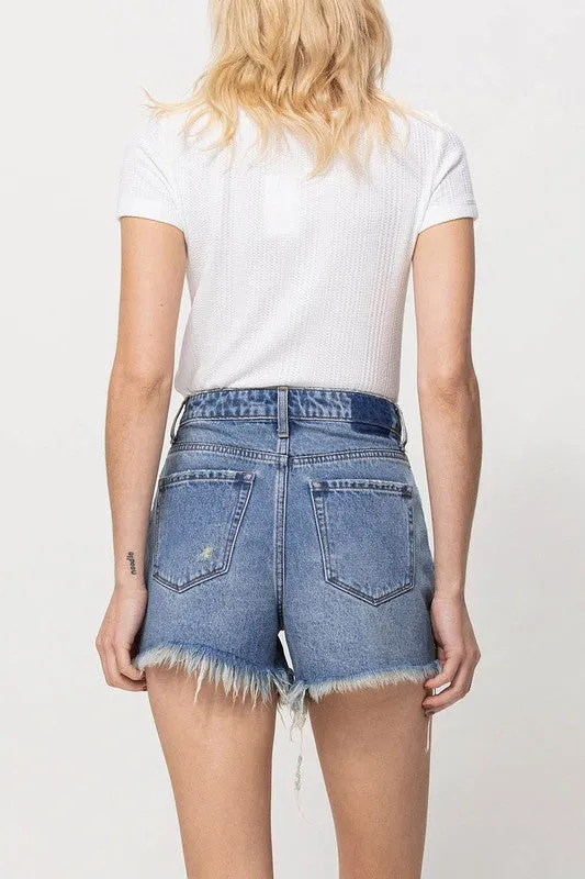 XS-S-M-L - DISTRESSED RIGID MOM SHORTS