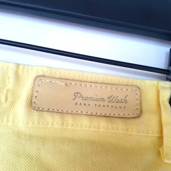 ZARA Trafaluc Yellow Frayed distressed raw hem  cut off jean Size 4