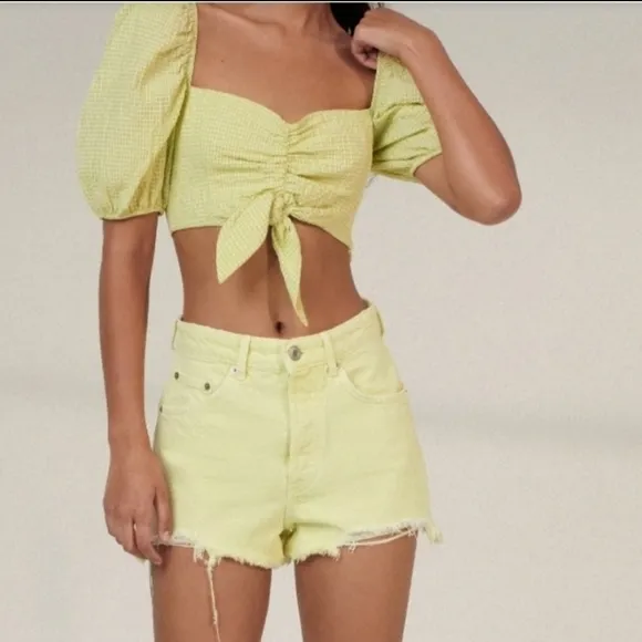 ZARA Trafaluc Yellow Frayed distressed raw hem  cut off jean Size 4